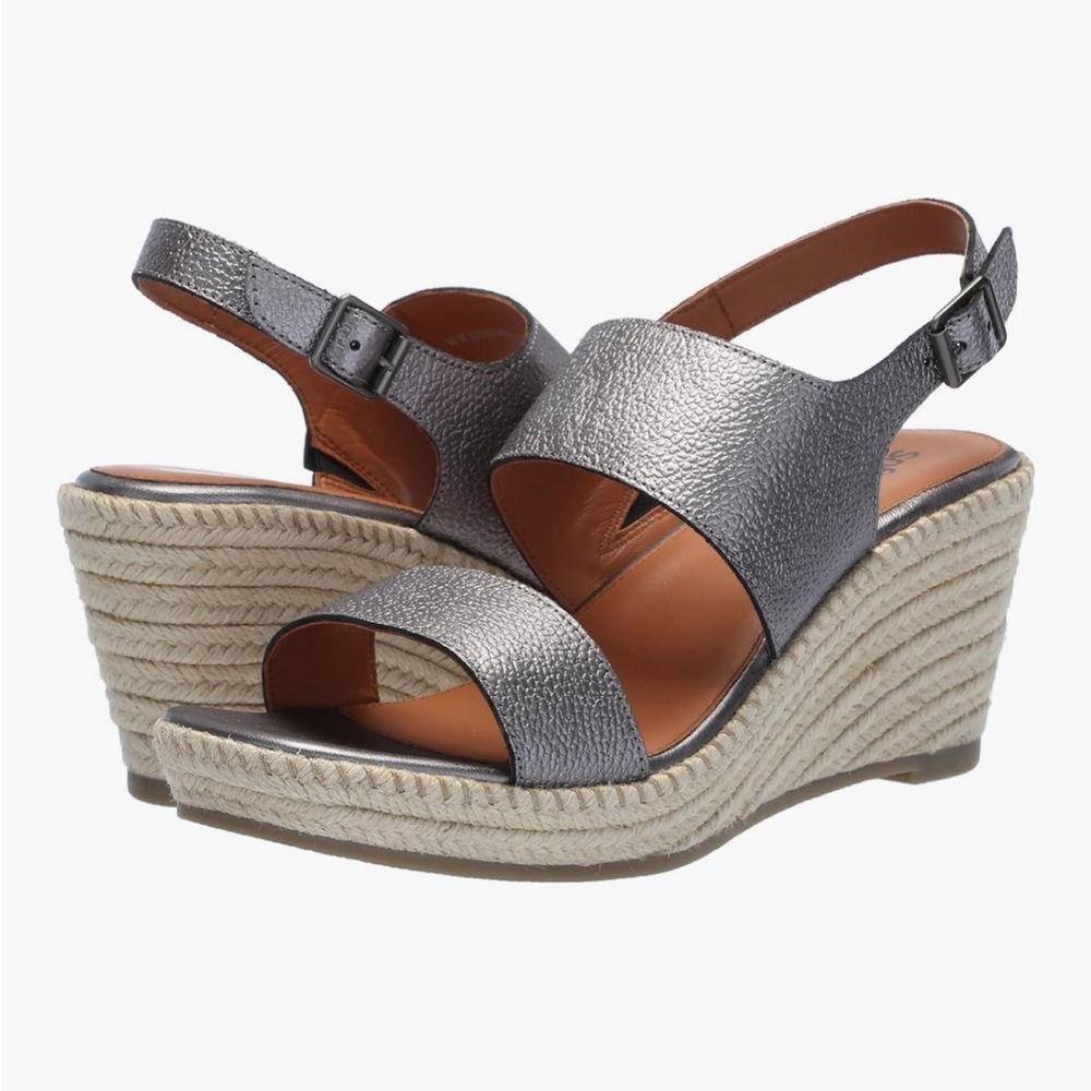 SoftWalk Women’s Hartley Platform in Pewter Metallic Size 9 1/2